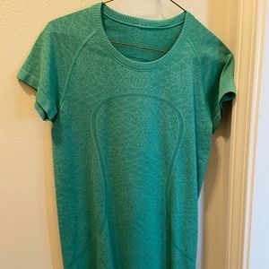 Lululemon swiftly tech top